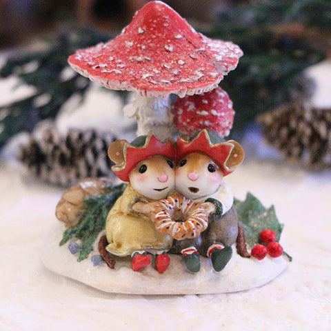 Stollen Kisses Mouse Miniatures