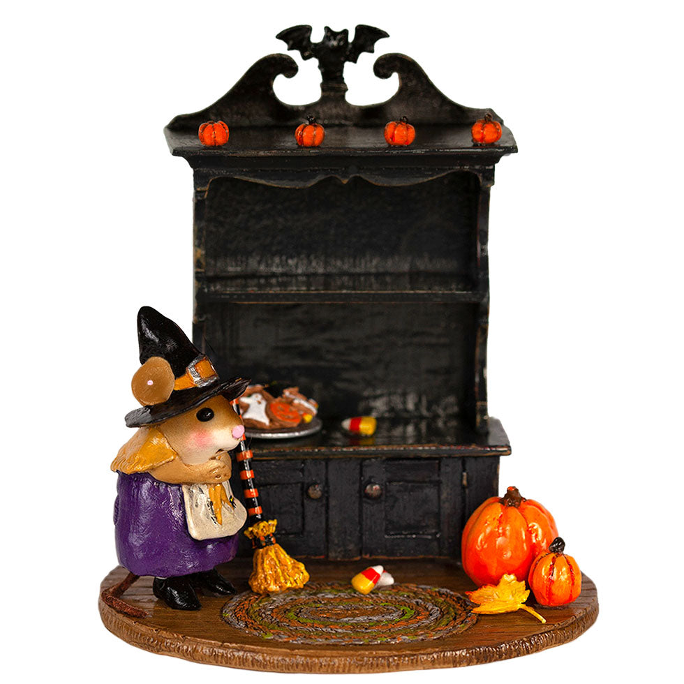 Collector's Halloween Curio (empty)