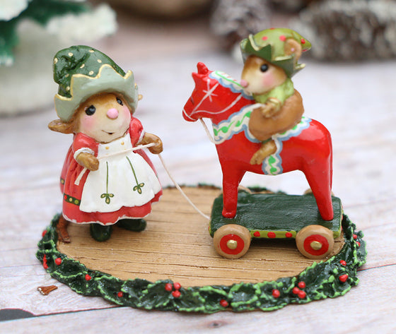 Dala Horse Elves